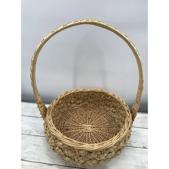Vintage Large Round Bamboo Wicker Rattan Storage Basket in Natural W/Handle - Picture 3 of 11